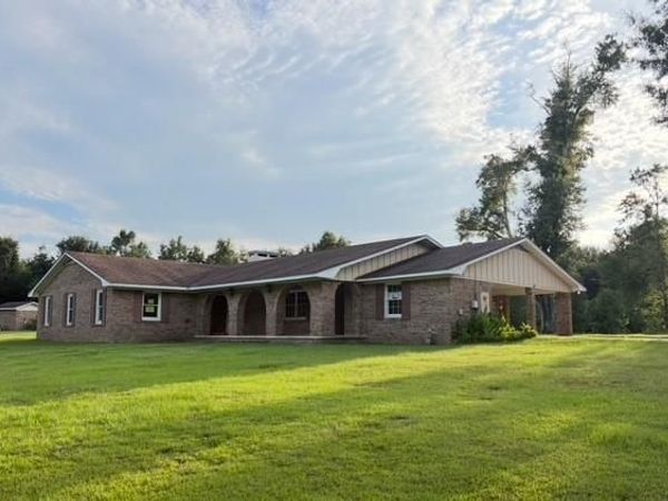 9885 East Avenue, Theodore, AL 36582