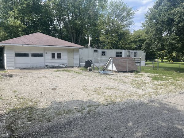 8524 W Pleasant View Elm Street, Fairland, IN 46126