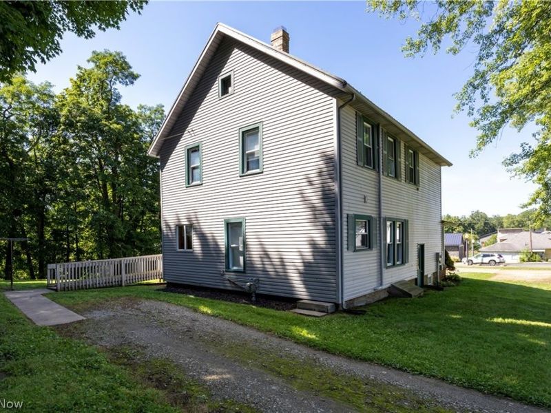 132 Owen Court, Fredericksburg, OH 44627 Photo 2
