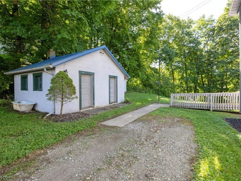 132 Owen Court, Fredericksburg, OH 44627 Photo 4