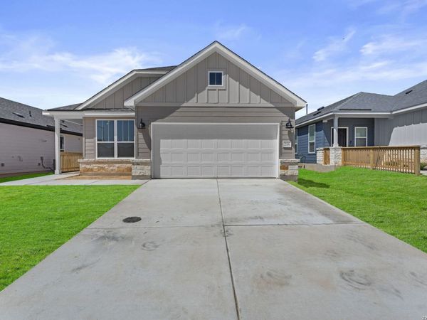 216 Wild Yonder Ln, Boerne, TX 78006