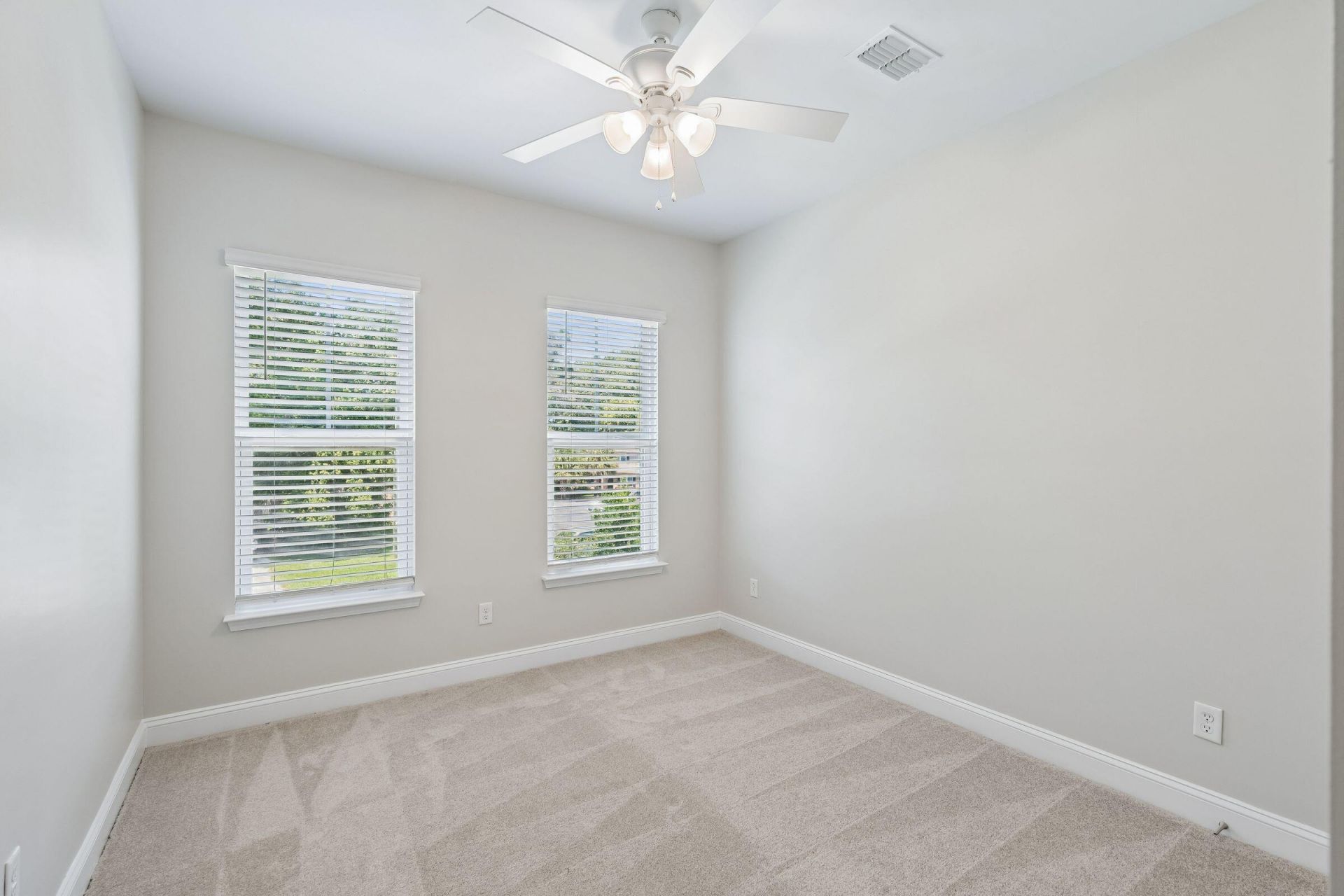 815 Porcari Street Photo 33