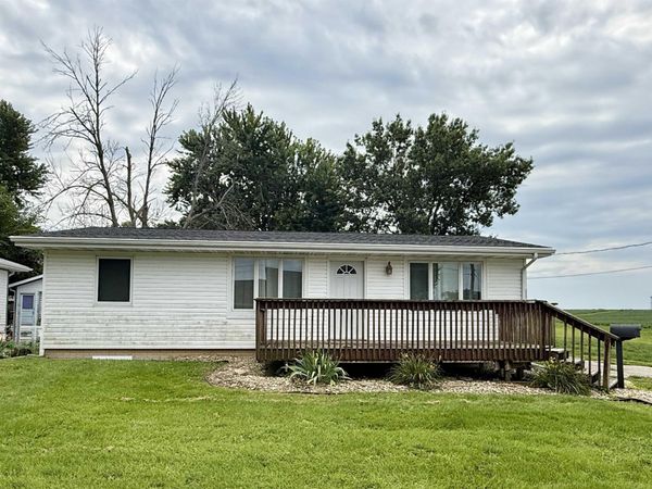 610 Maple Street, Reinbeck, IA 50669
