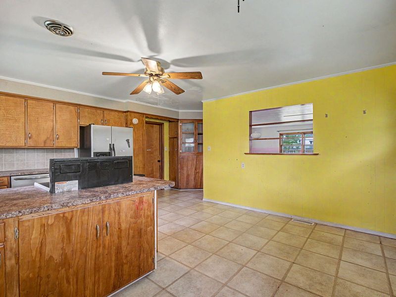 306 E Meeker Avenue, Greenville, OH 45331 Photo 13