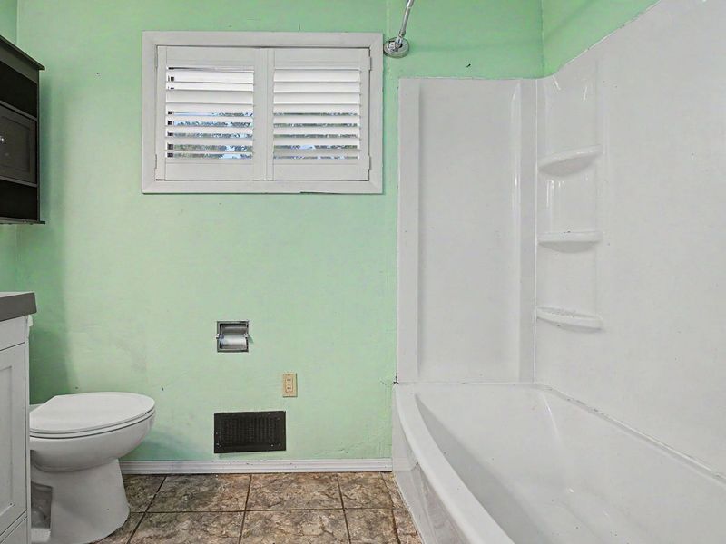 306 E Meeker Avenue, Greenville, OH 45331 Photo 25