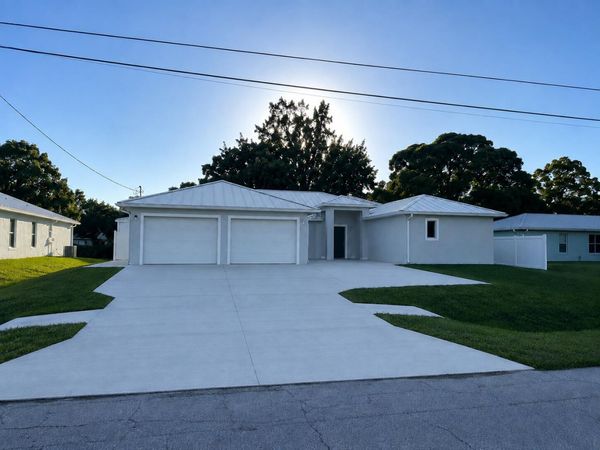 5913 Seagrape Drive, Fort Pierce, FL 34982