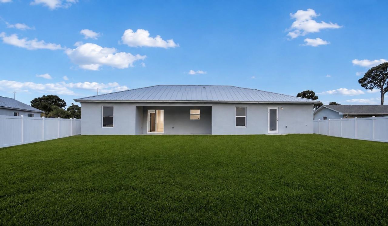 5913 Seagrape Drive, Fort Pierce, FL 34982 Photo