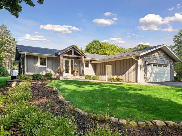 6940 Moccasin Valley Road, Edina, MN 55439