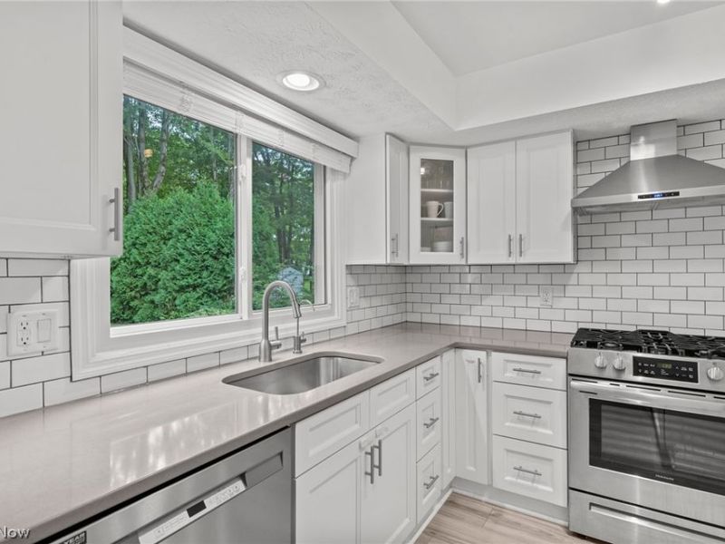 5048 Stansbury Drive, Solon, OH 44139 Photo 11