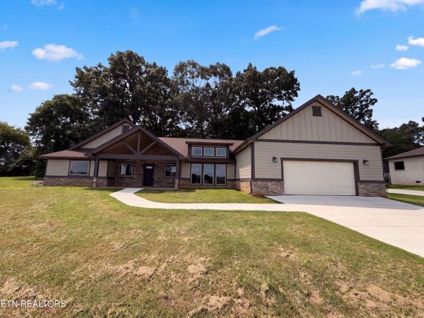 354 Fairway Drive, Dandridge, TN 37725