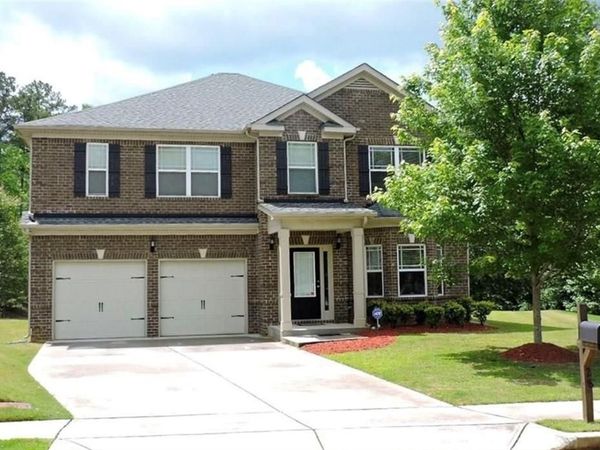 28 Seville Court , Newnan, GA 30263