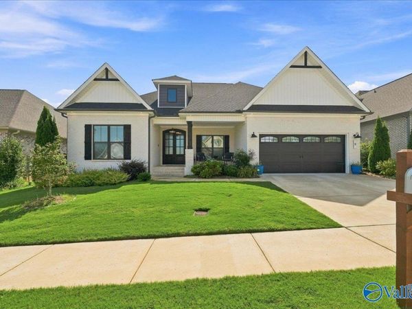 9 Thicket Grove Circle SW, Huntsville, AL 35803