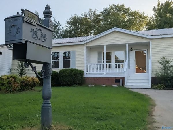 3913 Whitney Lane SW, Decatur, AL 35603