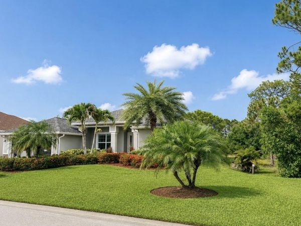 367 SW Vista Lake Drive, Port St. Lucie, FL 34953