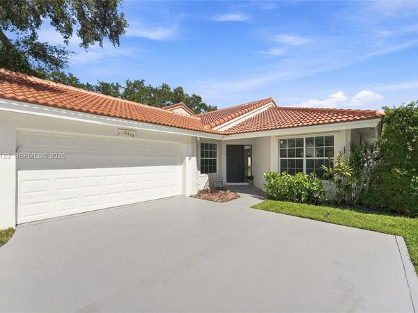 10425 NW 9th Mnr , Coral Springs, FL 33071