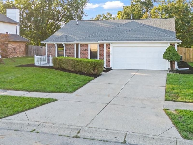 8349 Chinaberry Place, Huber Heights, OH 45424 Photo 2