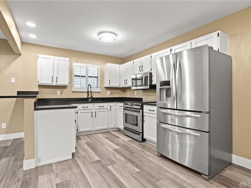 8349 Chinaberry Place, Huber Heights, OH 45424 Photo 7