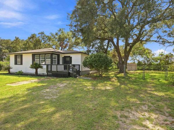5 Bell Ct, Pensacola, FL 32507