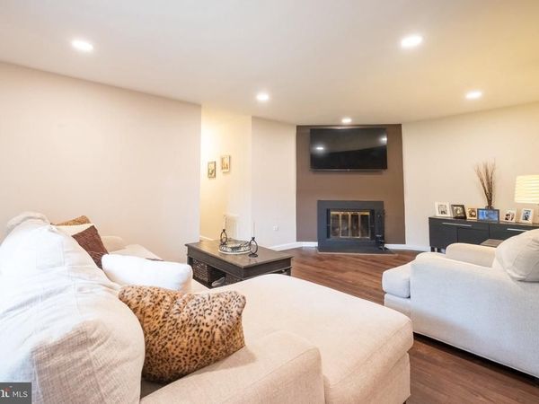 813 WOOD MILL DRIVE, EAST WINDSOR TWP, NJ 08512