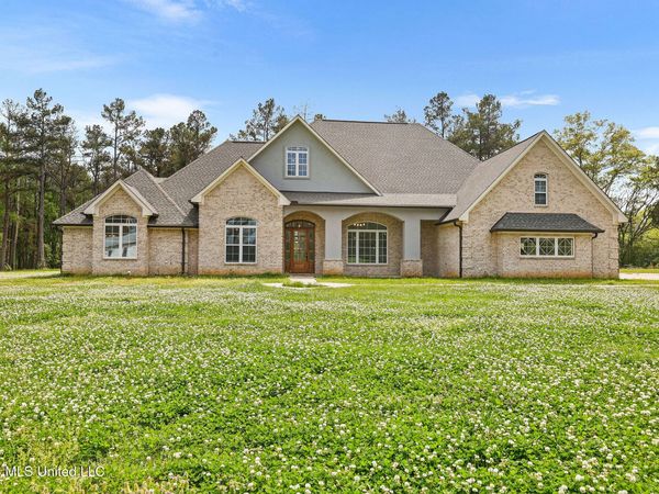 744 Georgetown Street, Hazlehurst, MS 39083