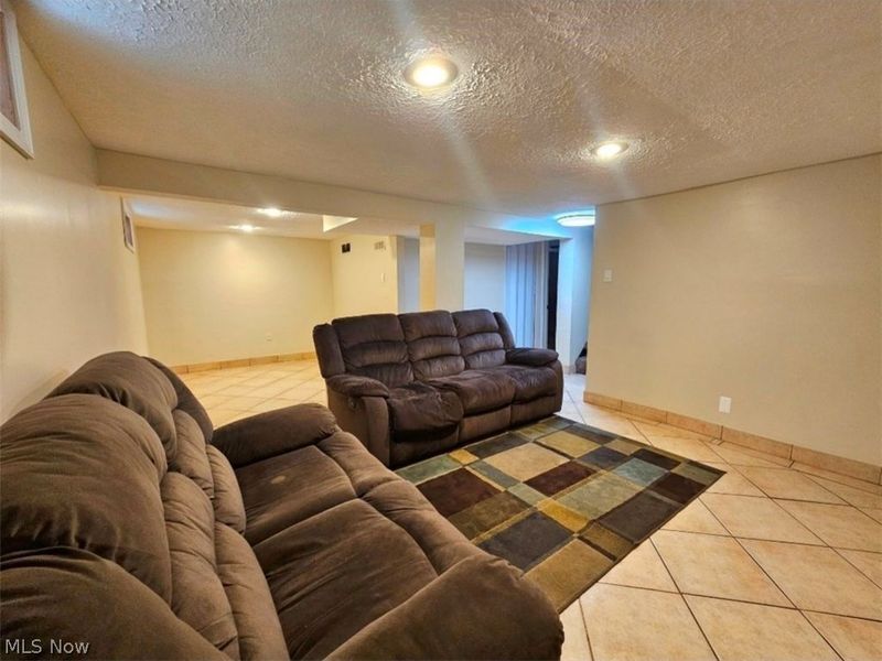 1368 Orlando Avenue, Akron, OH 44320 Photo 8
