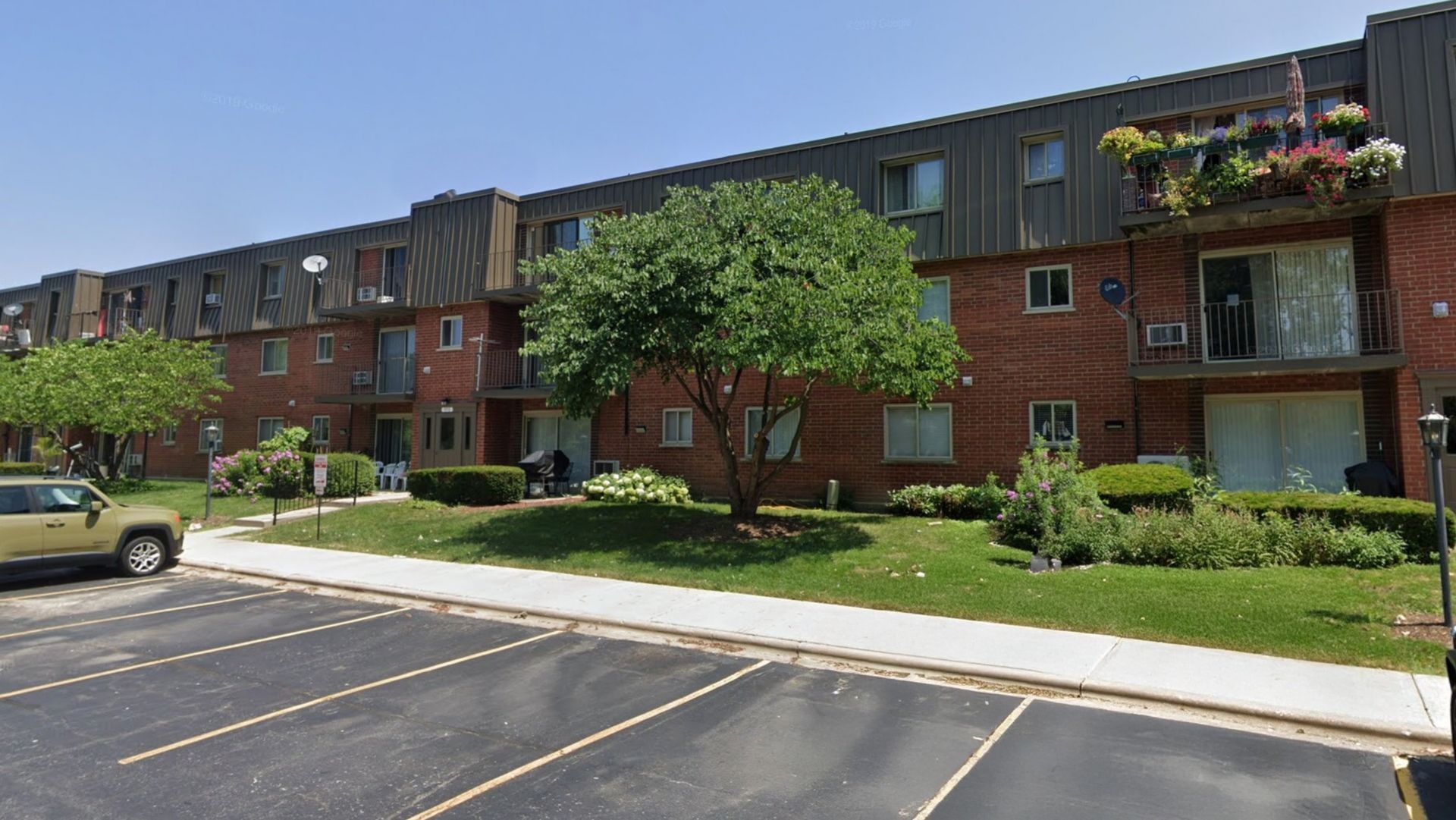 578 Fairway View Drive, Unit 3B, Wheeling, IL 60090 Main Photo