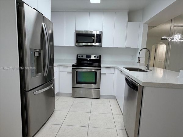 423 NE 210th Cir Ter , Unit 104-25, Miami, FL 33179