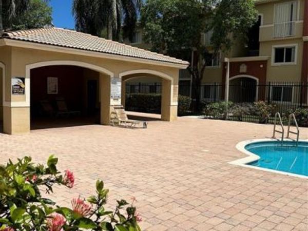 7085 NOVA Drive, Unit 113, Davie, FL 33317