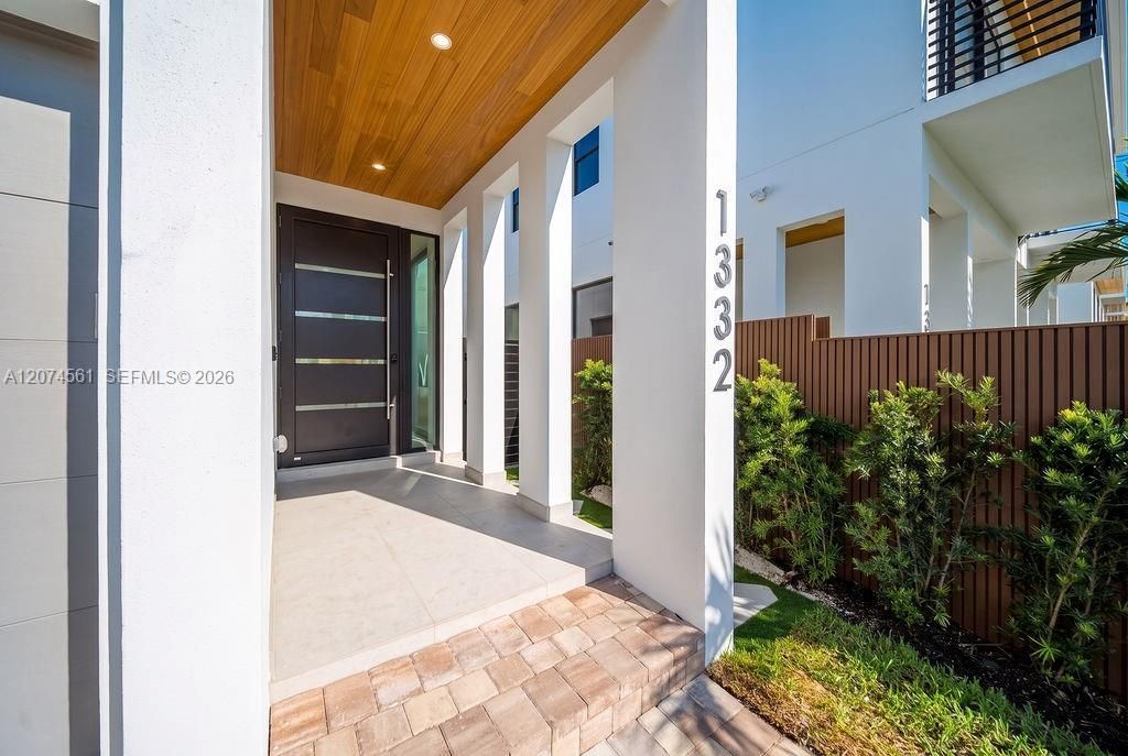 1334 NE 16 Ter , Fort Lauderdale, FL 33304 Photo