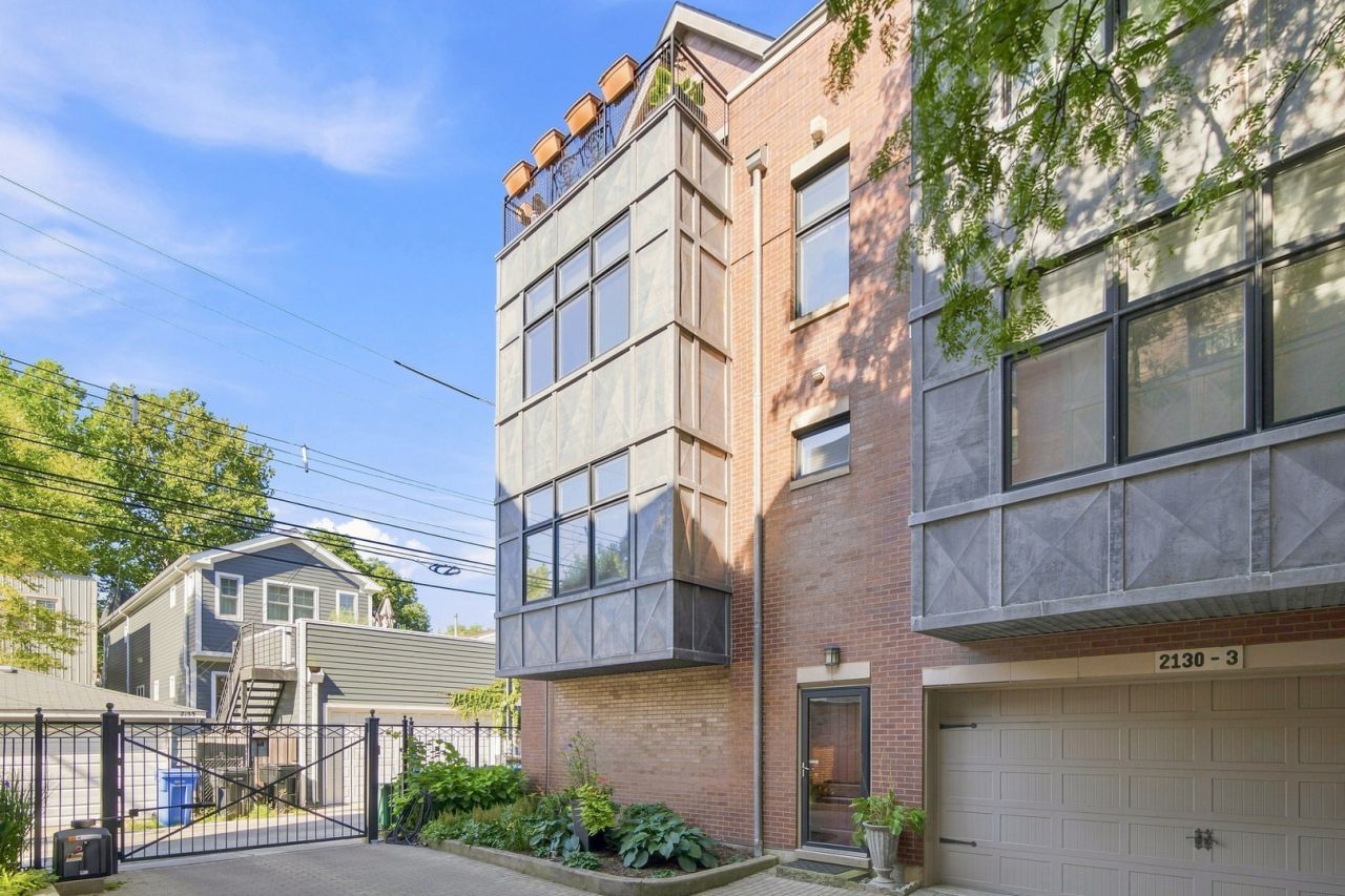 2130 W Irving Park Road, Unit 4, Chicago, IL 60618 Main Photo