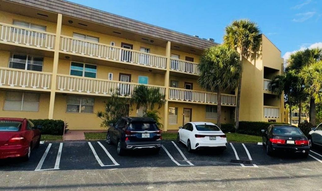 6090 NW 64th Avenue, Unit 212, Tamarac, FL 33319 Photo