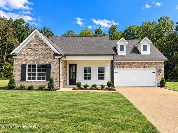 292 Wells Drive, Hernando, MS 38632