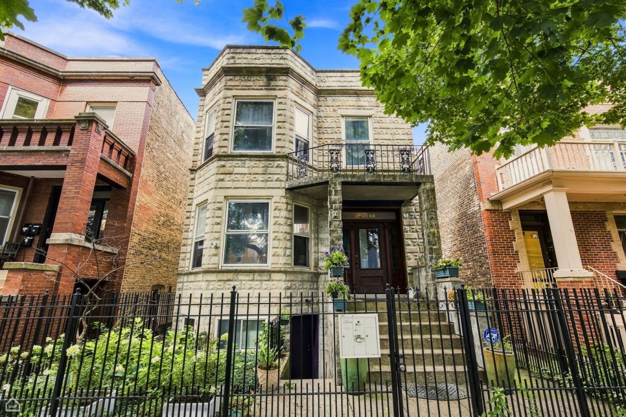 3248 N Oakley Avenue, Chicago, IL 60618 Main Photo