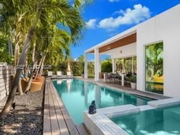 265 Fairway Dr , Miami Beach, FL 33141