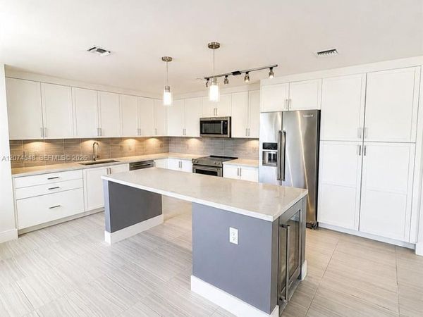 215 N New River Dr E , Unit 310, Fort Lauderdale, FL 33301