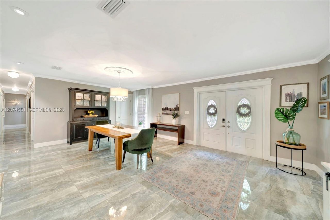 560 W Tropical Way, Plantation, FL 33317 Photo