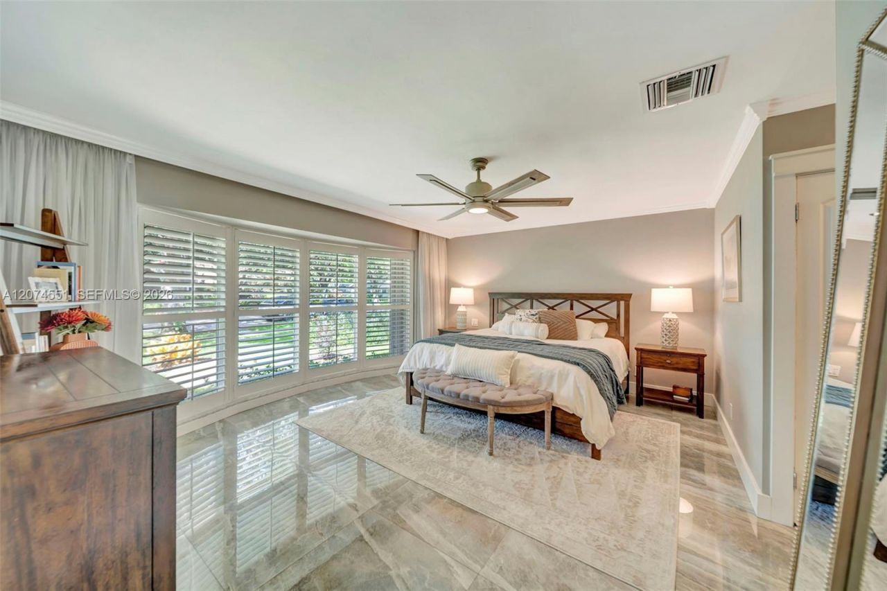560 W Tropical Way, Plantation, FL 33317 Photo