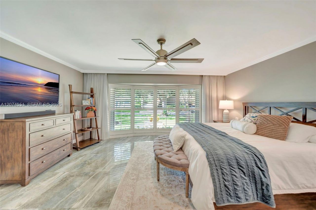 560 W Tropical Way, Plantation, FL 33317 Photo