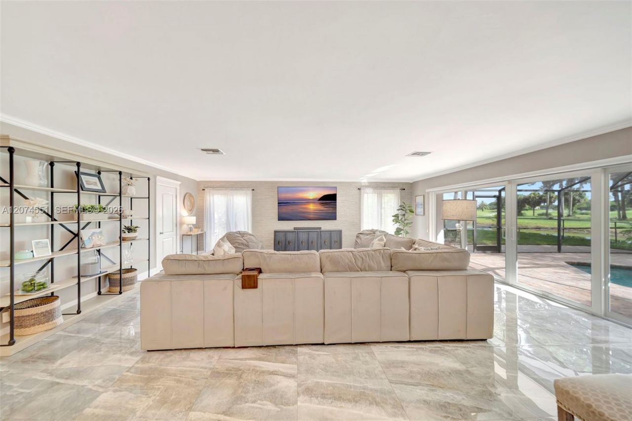 560 W Tropical Way, Plantation, FL 33317 Photo