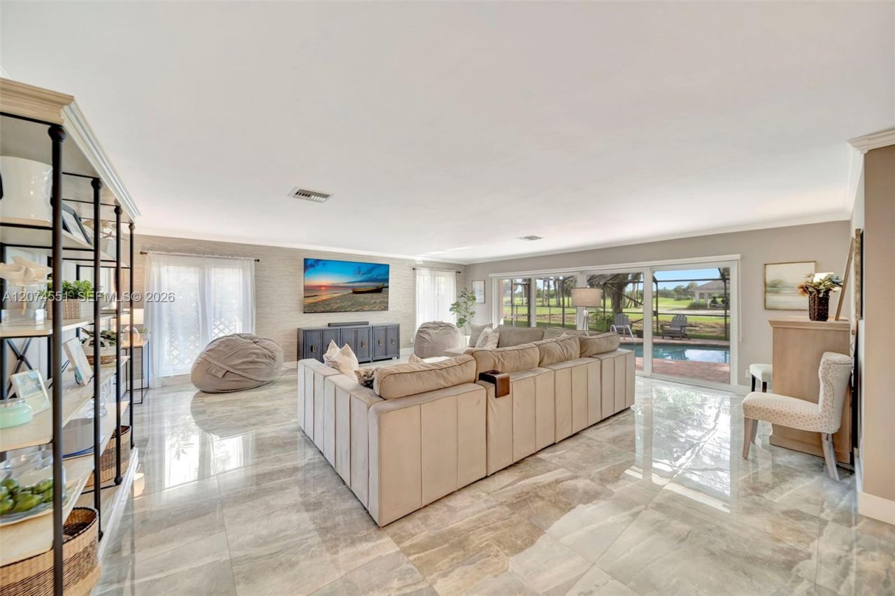 560 W Tropical Way, Plantation, FL 33317 Photo