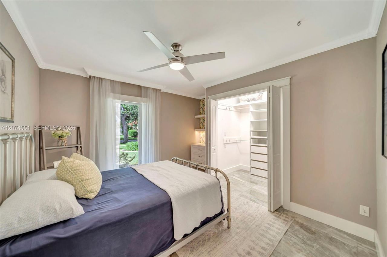 560 W Tropical Way, Plantation, FL 33317 Photo