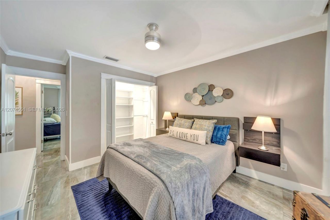 560 W Tropical Way, Plantation, FL 33317 Photo