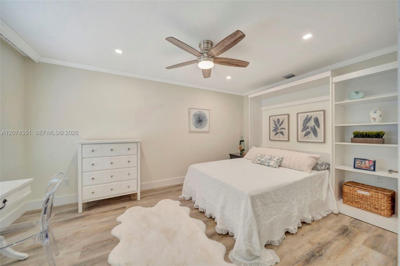 560 W Tropical Way, Plantation, FL 33317 Photo