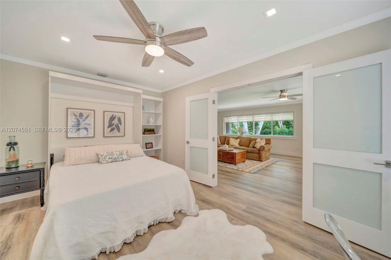 560 W Tropical Way, Plantation, FL 33317 Photo