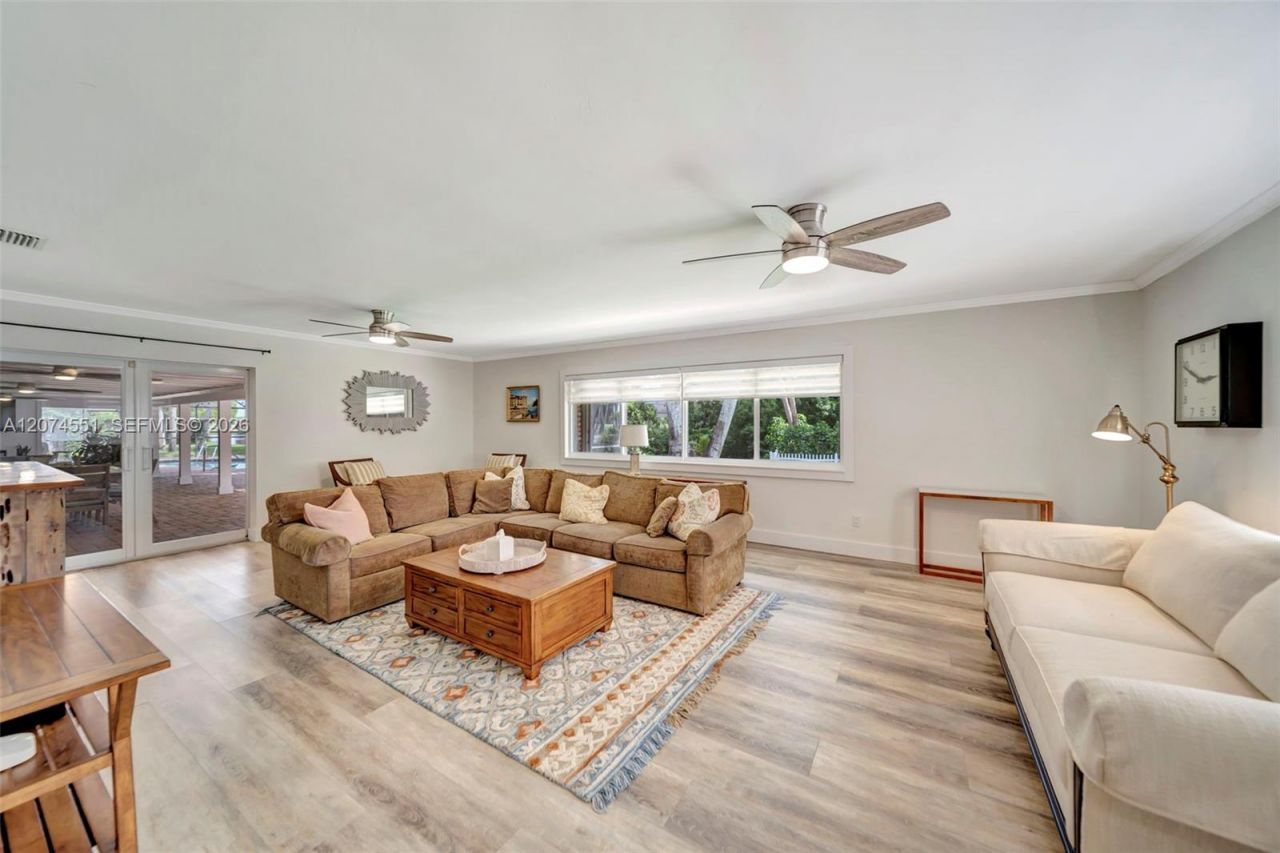 560 W Tropical Way, Plantation, FL 33317 Photo
