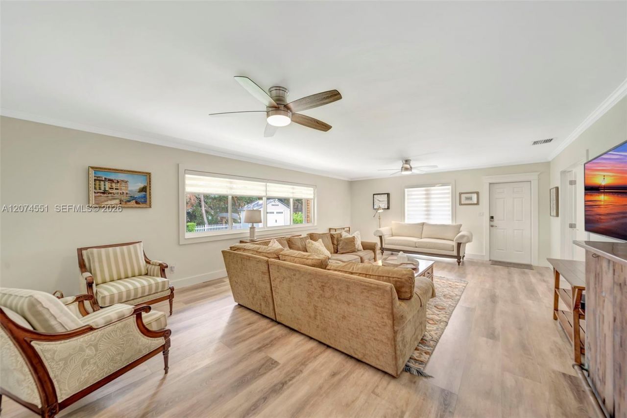 560 W Tropical Way, Plantation, FL 33317 Photo