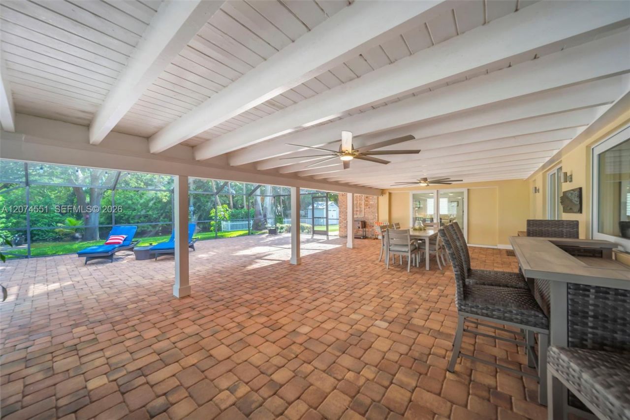 560 W Tropical Way, Plantation, FL 33317 Photo