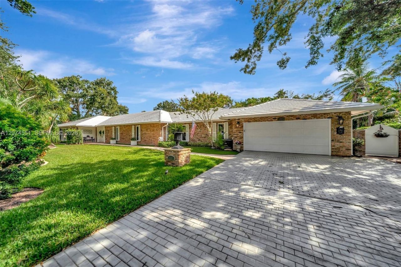 560 W Tropical Way, Plantation, FL 33317 Photo