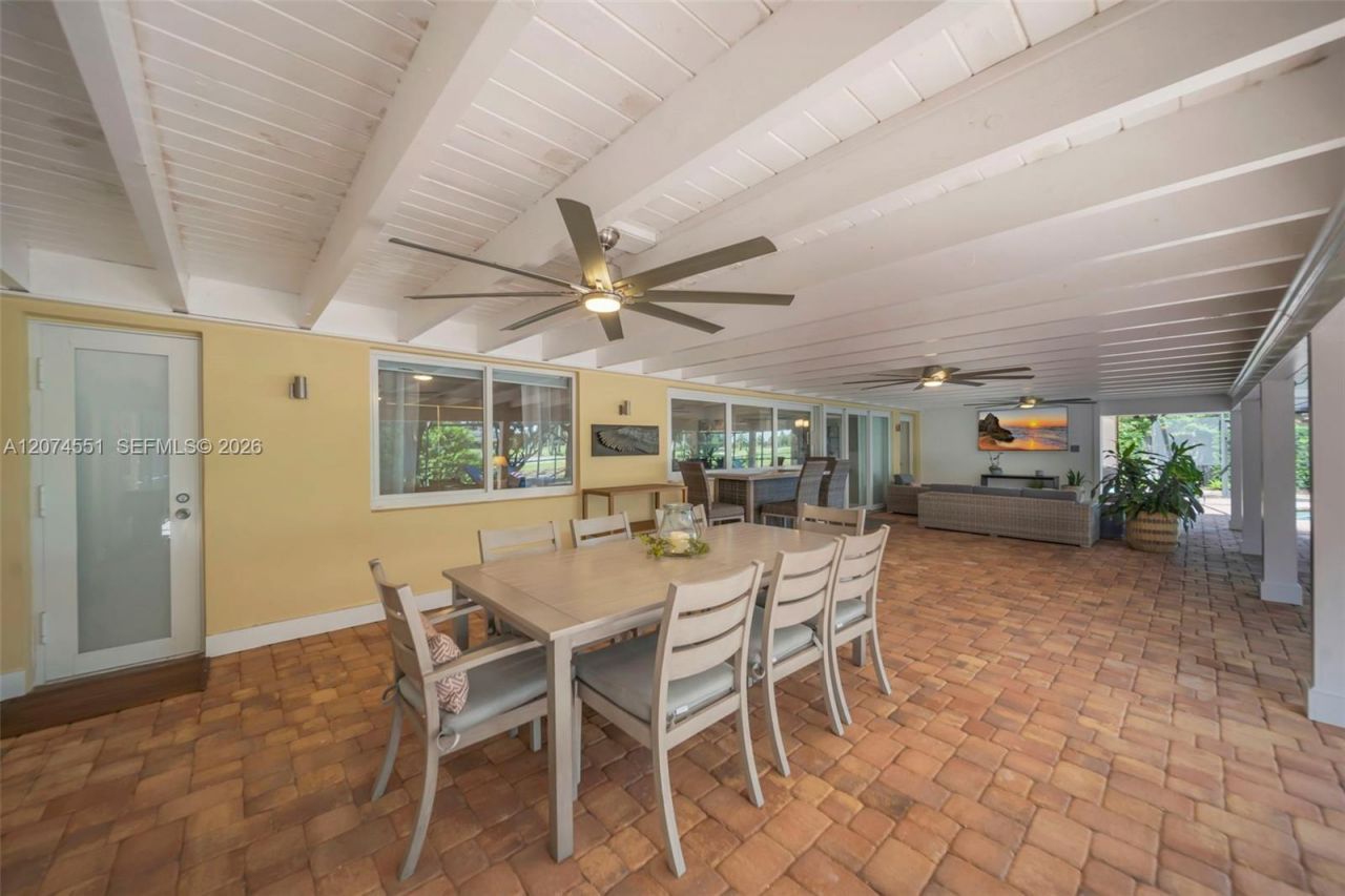 560 W Tropical Way, Plantation, FL 33317 Photo