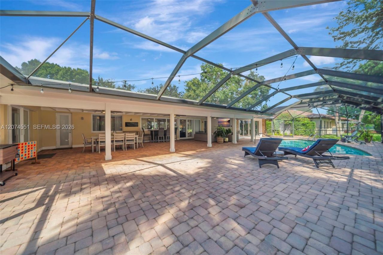 560 W Tropical Way, Plantation, FL 33317 Photo